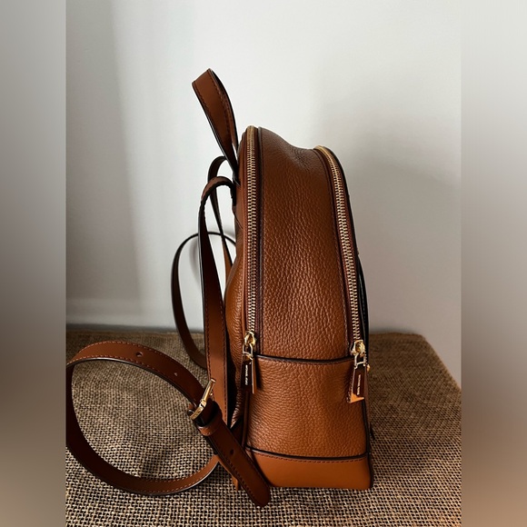 Michael Kors backpack - Picture 2 of 9